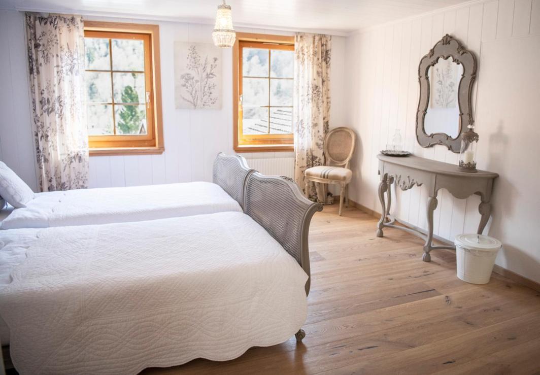 Casa Pasch - Boutique Bed And Breakfast In Cumpadials Sumvitg Exterior foto