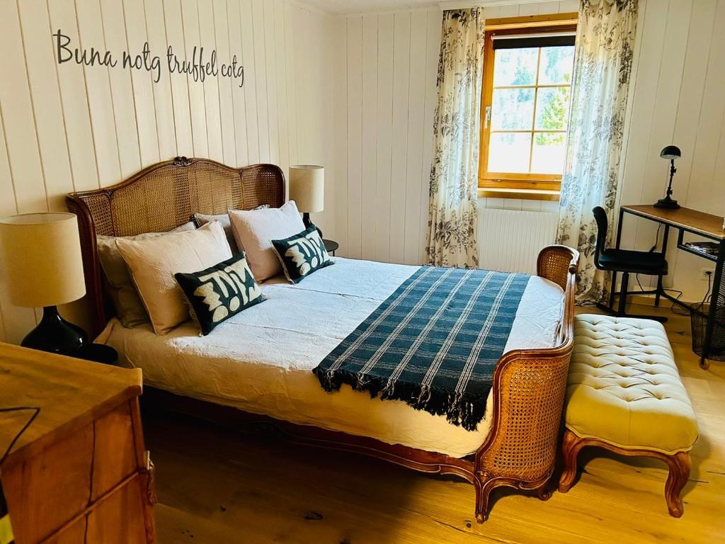 Casa Pasch - Boutique Bed And Breakfast In Cumpadials Sumvitg Exterior foto